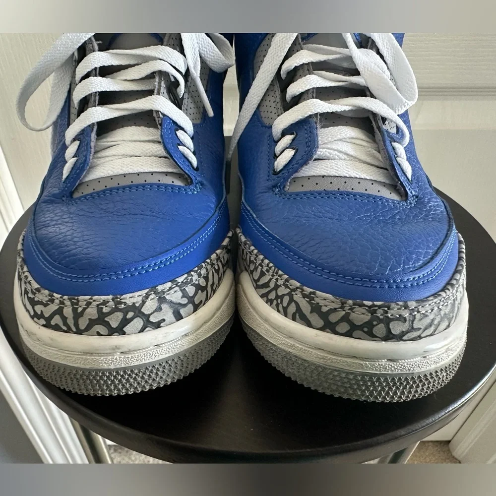 Jordan 3 Retro Varsity Royal Cement – Used – Men’s size 8.5  CT-8532-400